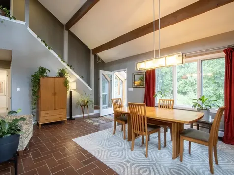 695 Oak Knoll Road Williston VT 05495