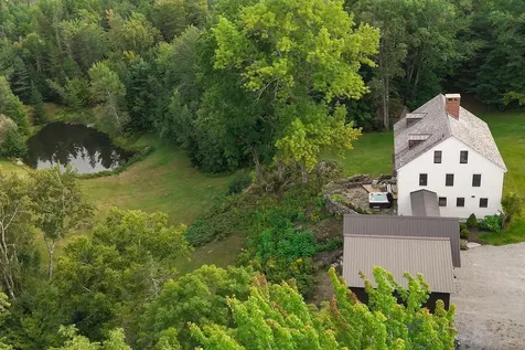 1778 Hells Peak Road Londonderry VT 05148