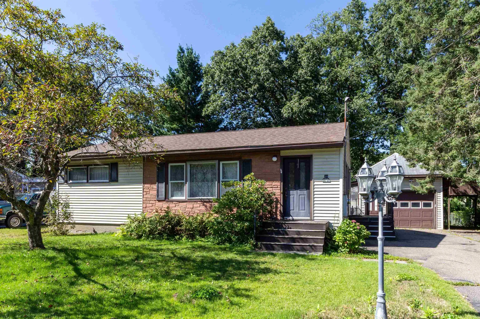 38 South Henry Court South Burlington VT 05403
