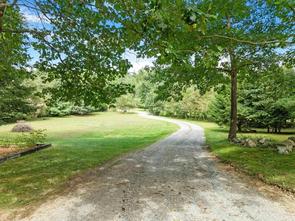 28 Drake Circle Loudon NH 03307