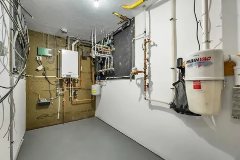 16 Stonehenge Circle Northfield NH 03276