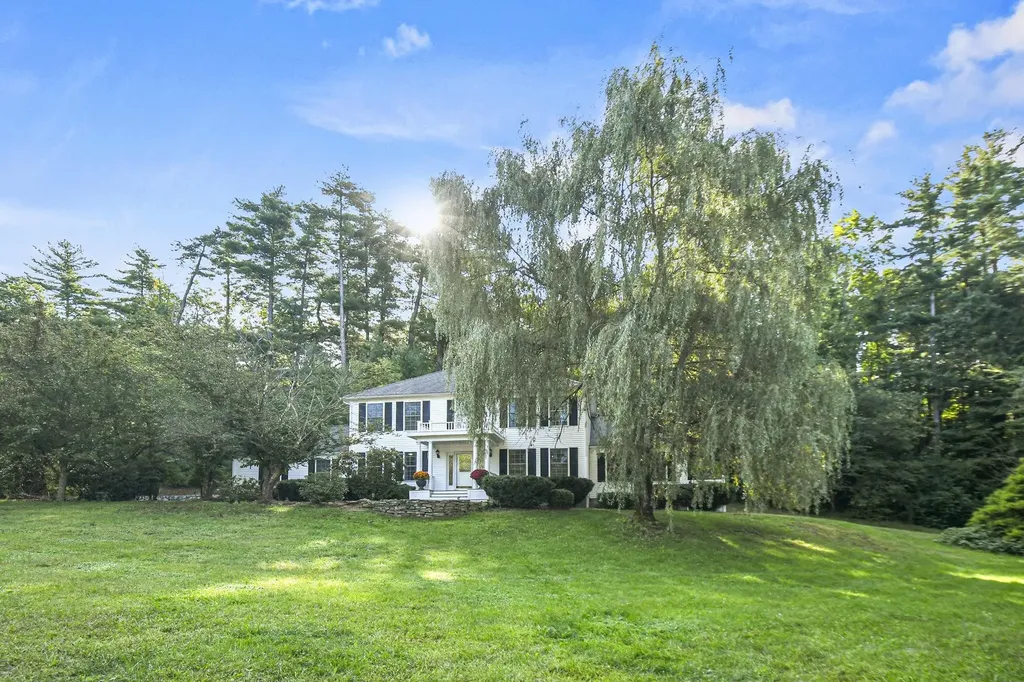 54 Martins Ferry Road Hooksett NH 03106
