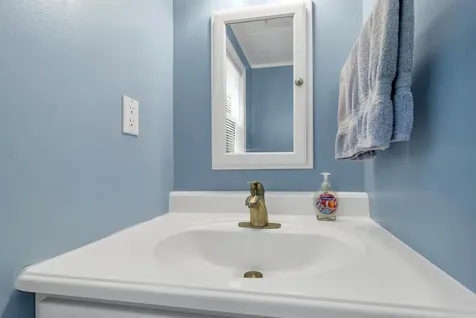 102 Hunter Lane Farmington NH 03835