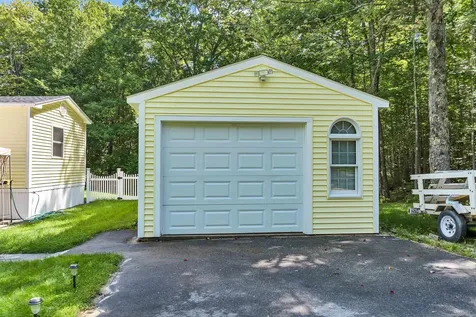 102 Hunter Lane Farmington NH 03835