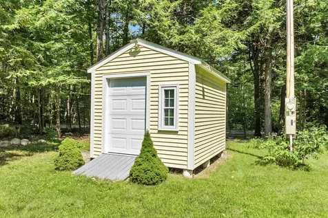 102 Hunter Lane Farmington NH 03835