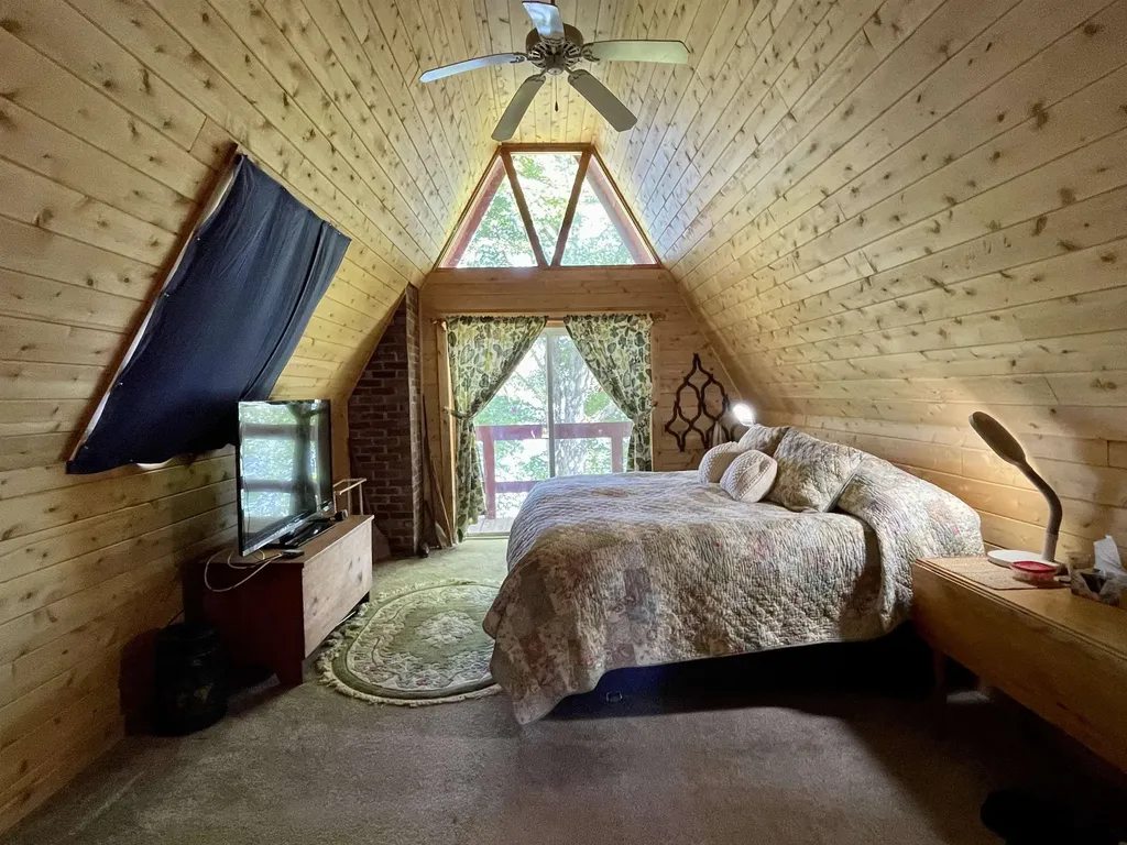 994 West Echo Lake Road Charleston VT 05872