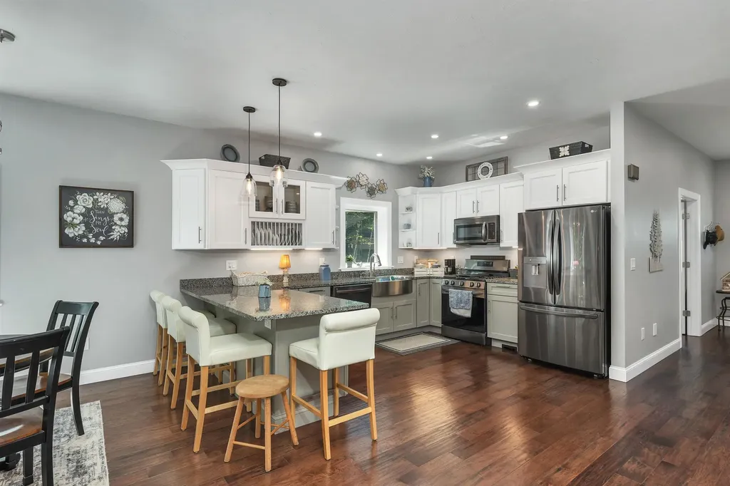 20 Stonehenge Circle Northfield NH 03220