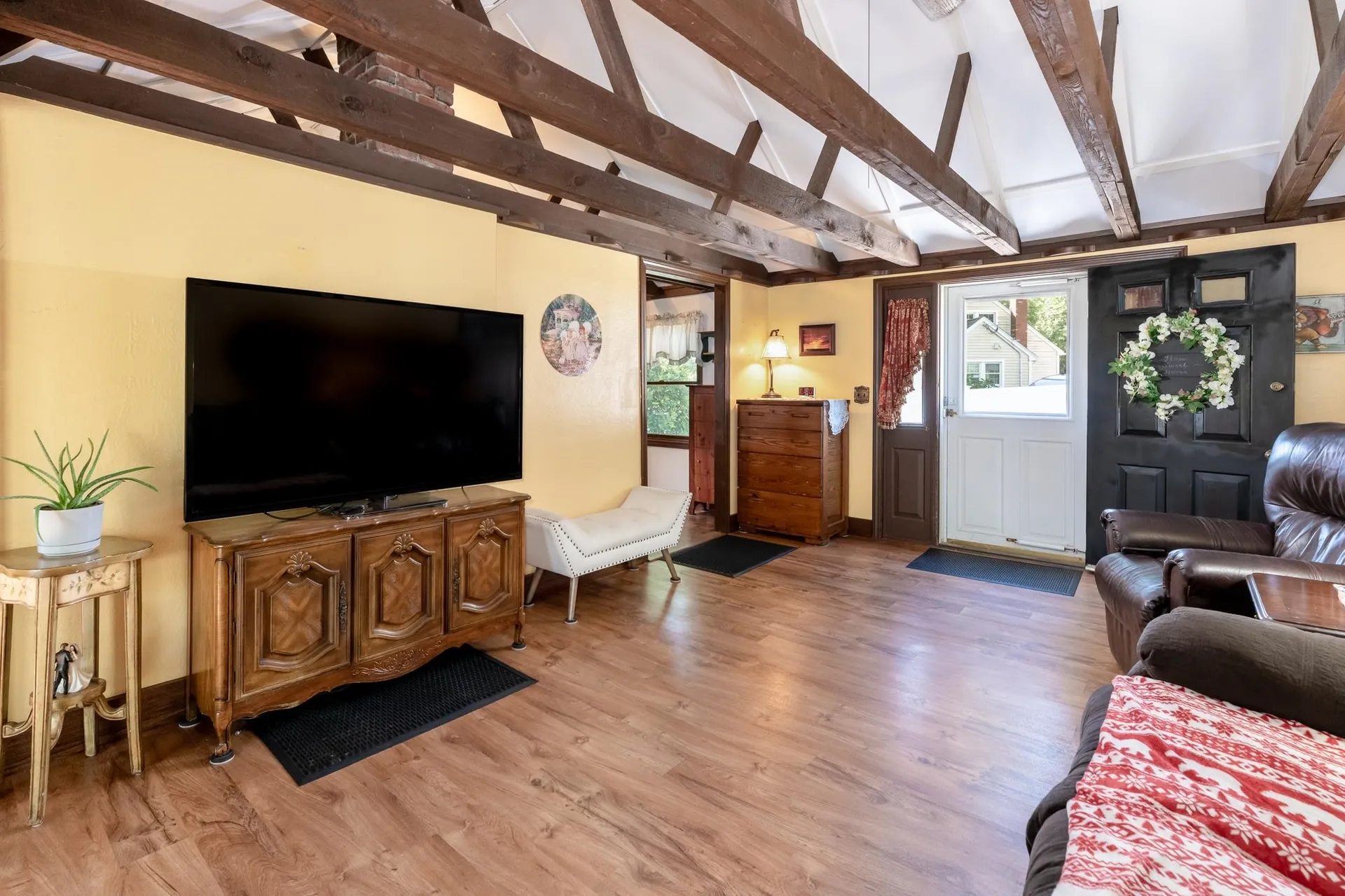 108 Railroad Avenue Epping NH 03042