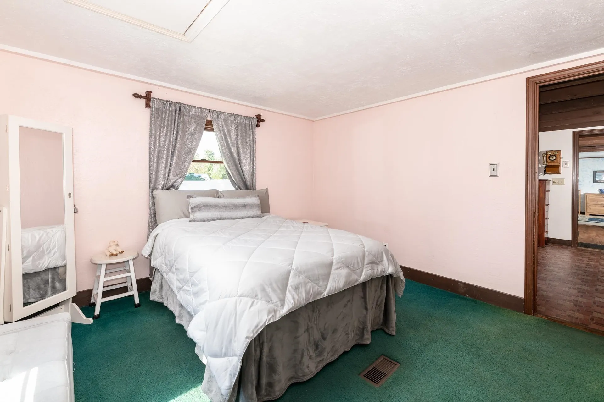 108 Railroad Avenue Epping NH 03042