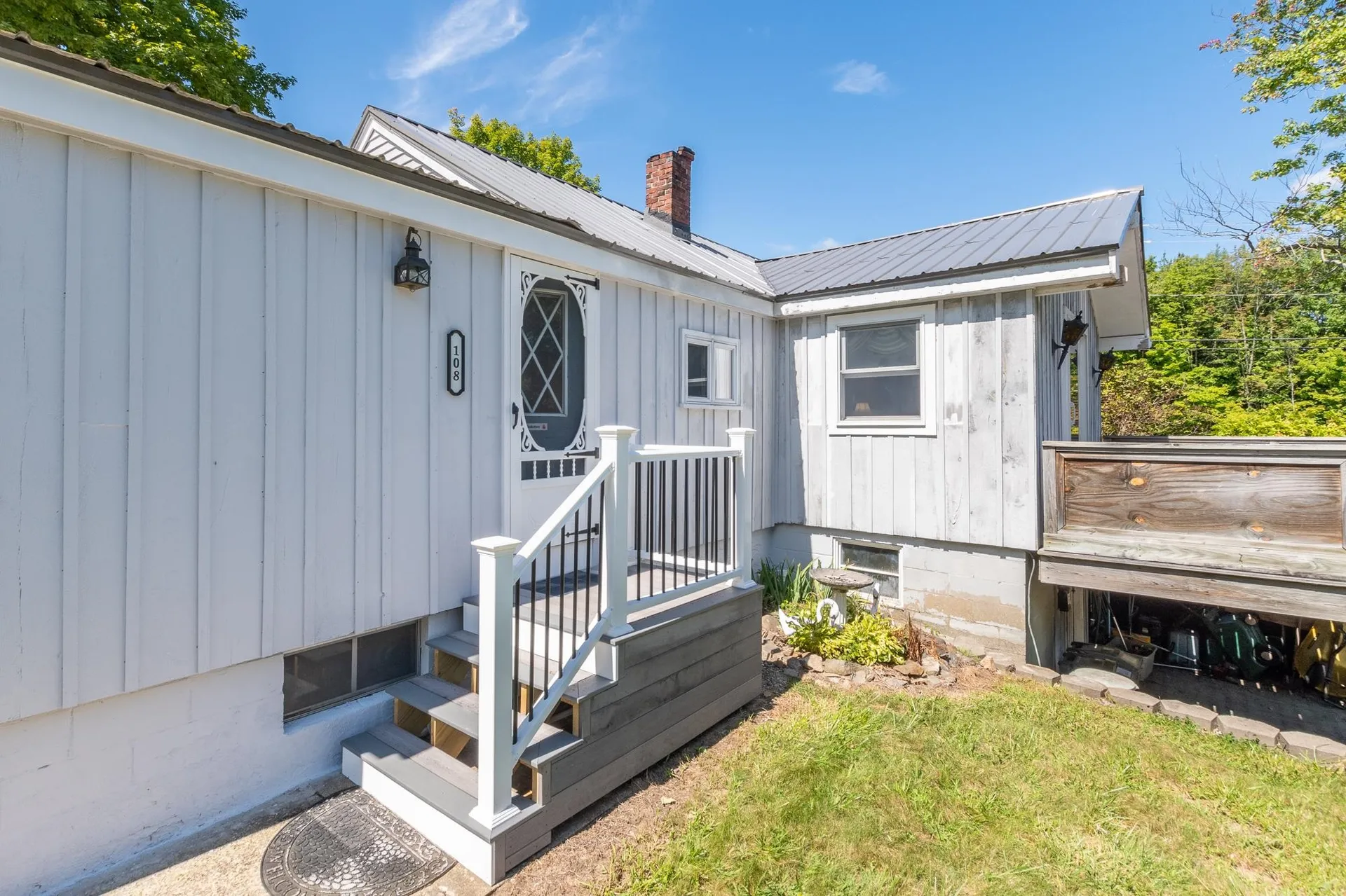 108 Railroad Avenue Epping NH 03042