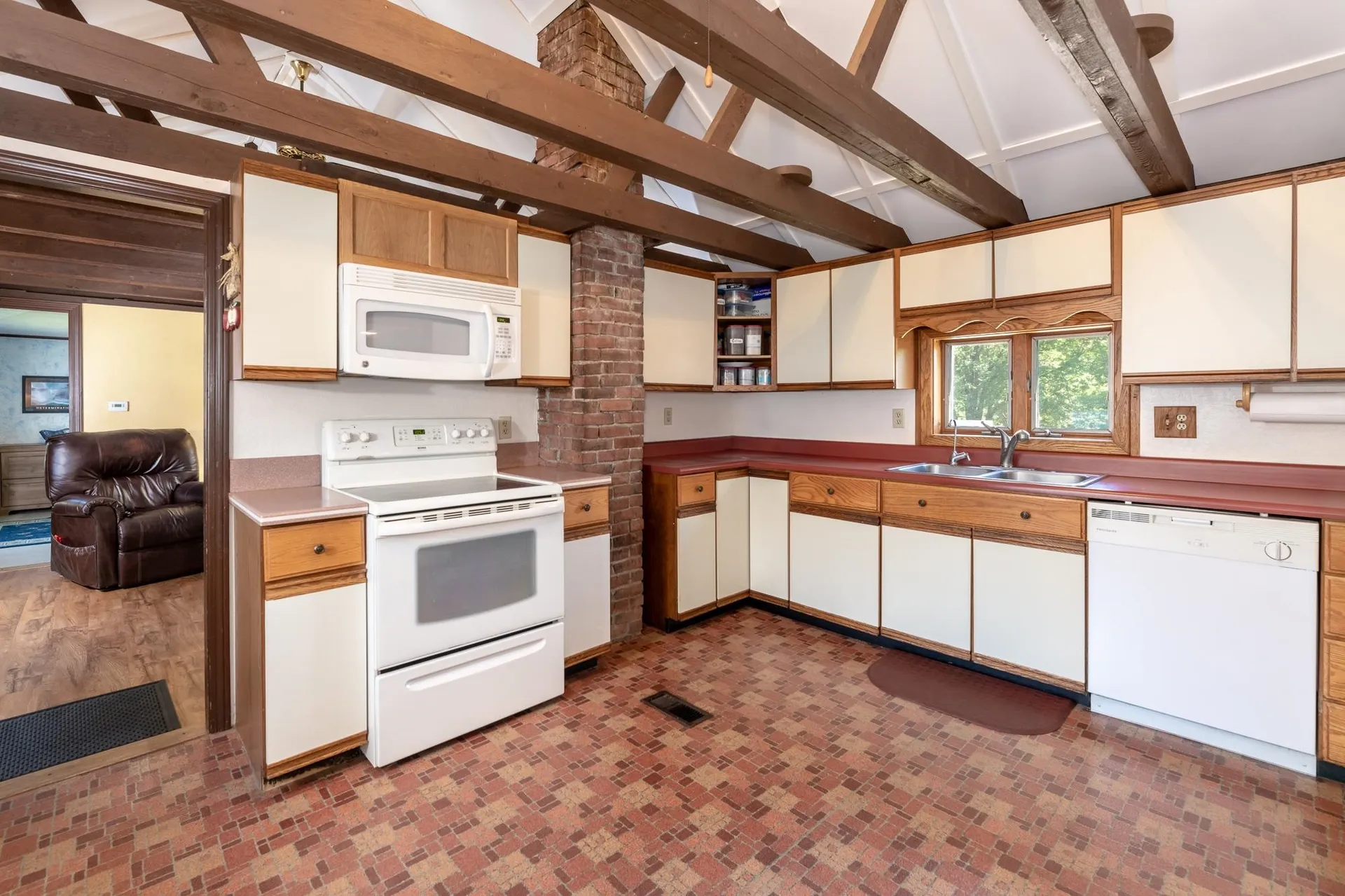 108 Railroad Avenue Epping NH 03042