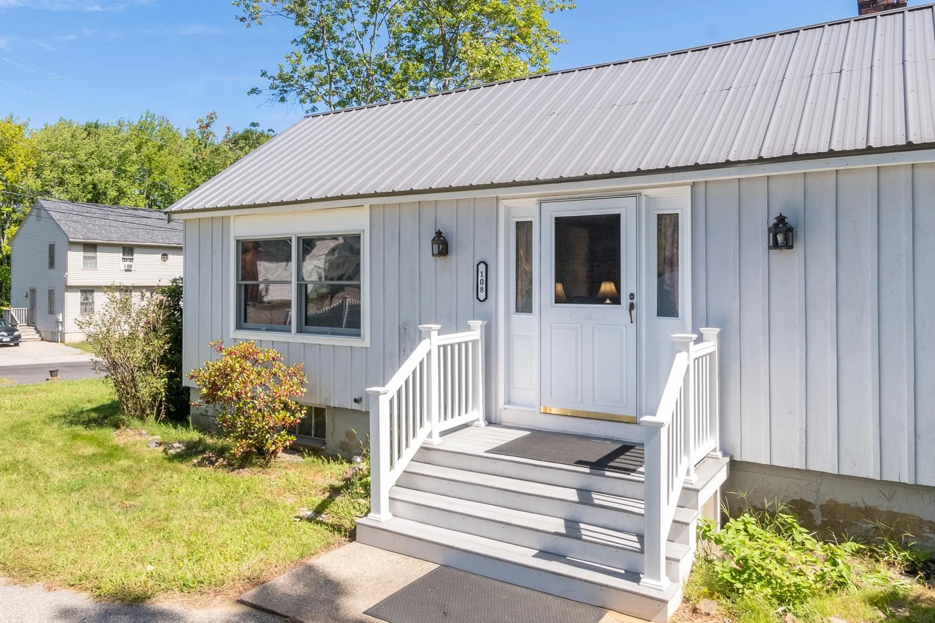 108 Railroad Avenue Epping NH 03042