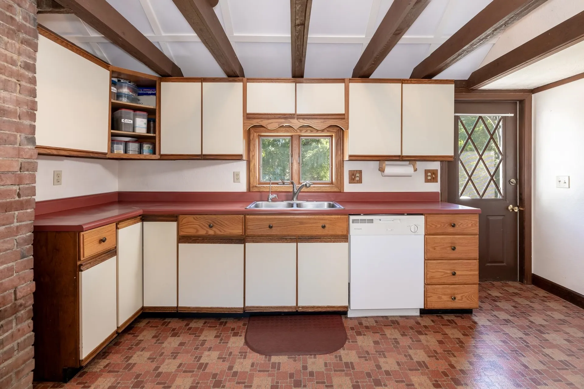 108 Railroad Avenue Epping NH 03042