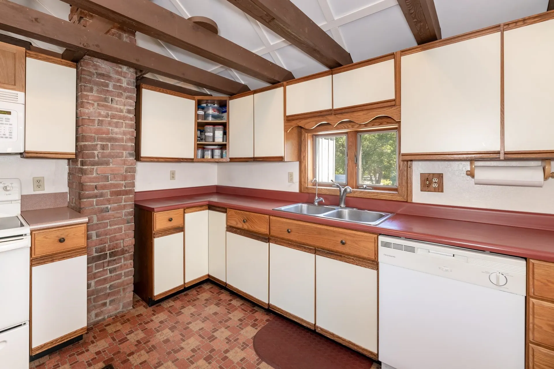 108 Railroad Avenue Epping NH 03042