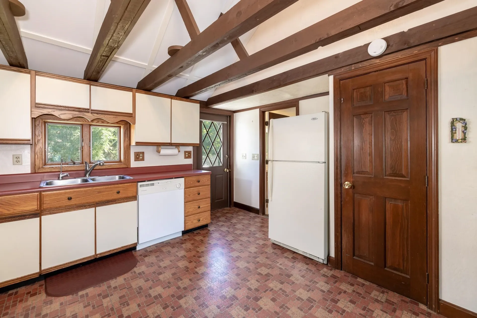 108 Railroad Avenue Epping NH 03042