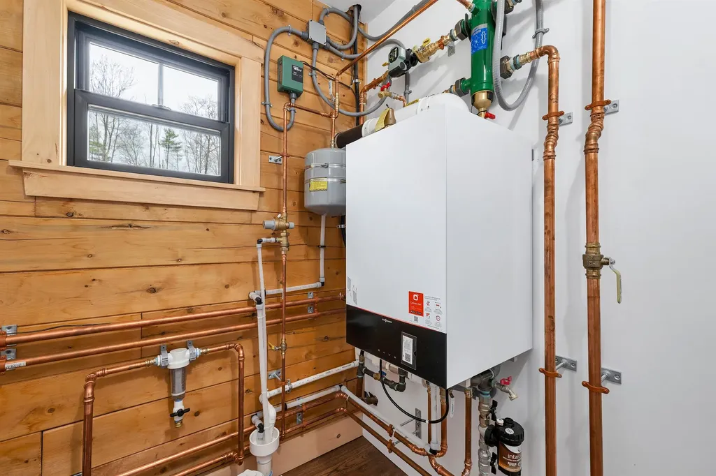 15 Stonehenge Circle Northfield NH 03276