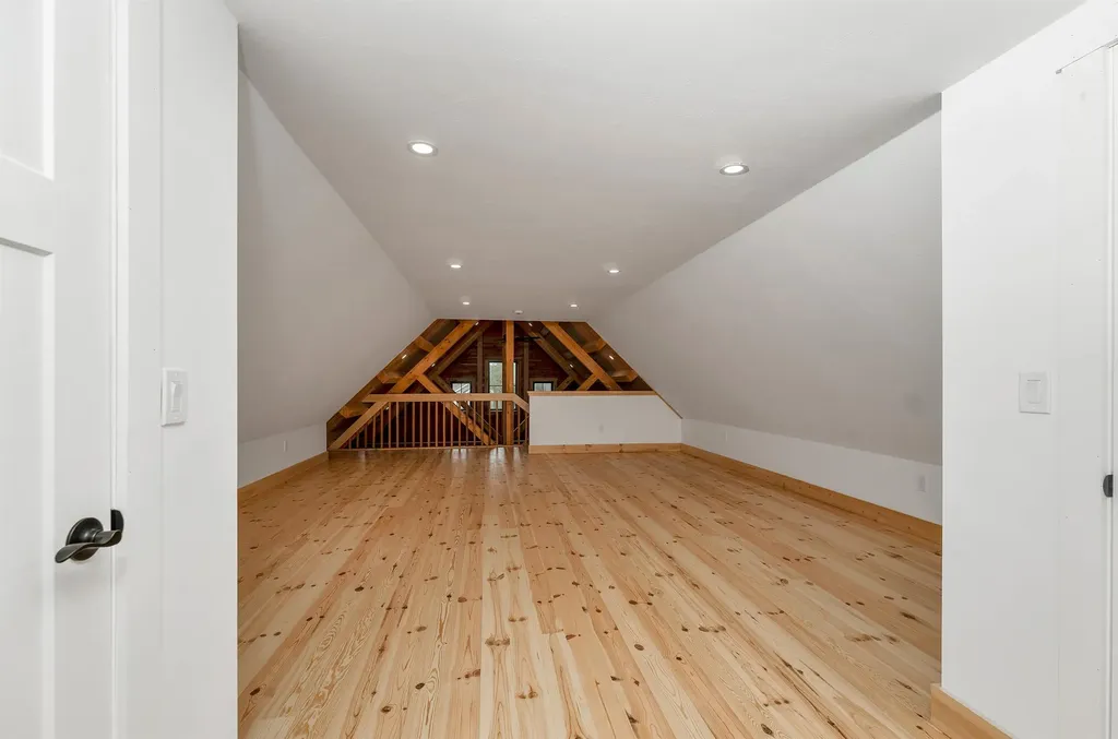 15 Stonehenge Circle Northfield NH 03276