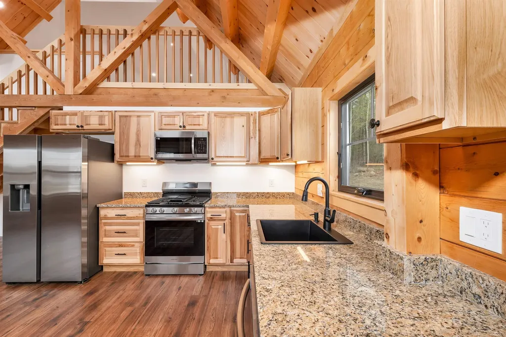 15 Stonehenge Circle Northfield NH 03276