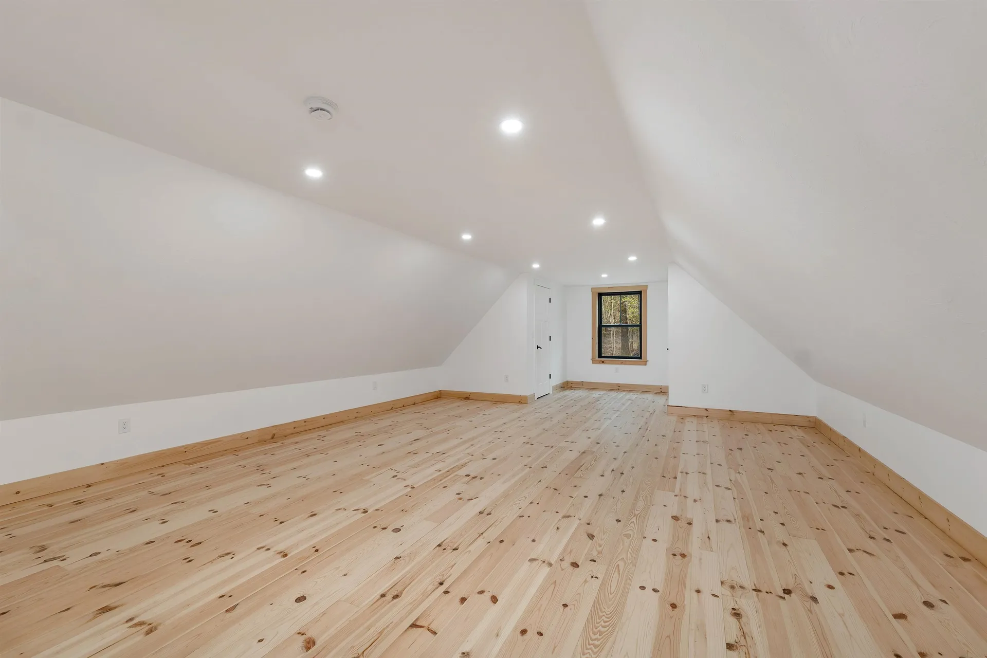 15 Stonehenge Circle Northfield NH 03276