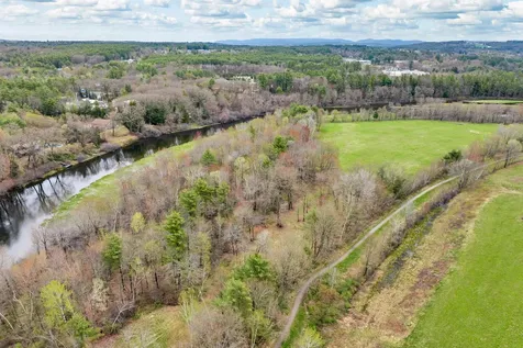 15 Stonehenge Circle Northfield NH 03276