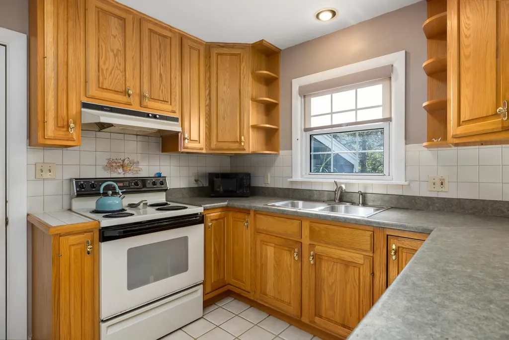 17 Hampshire Road Portsmouth NH 03801
