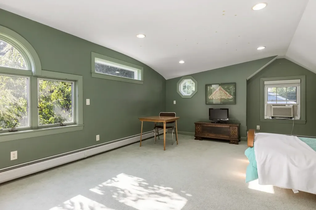 17 Hampshire Road Portsmouth NH 03801