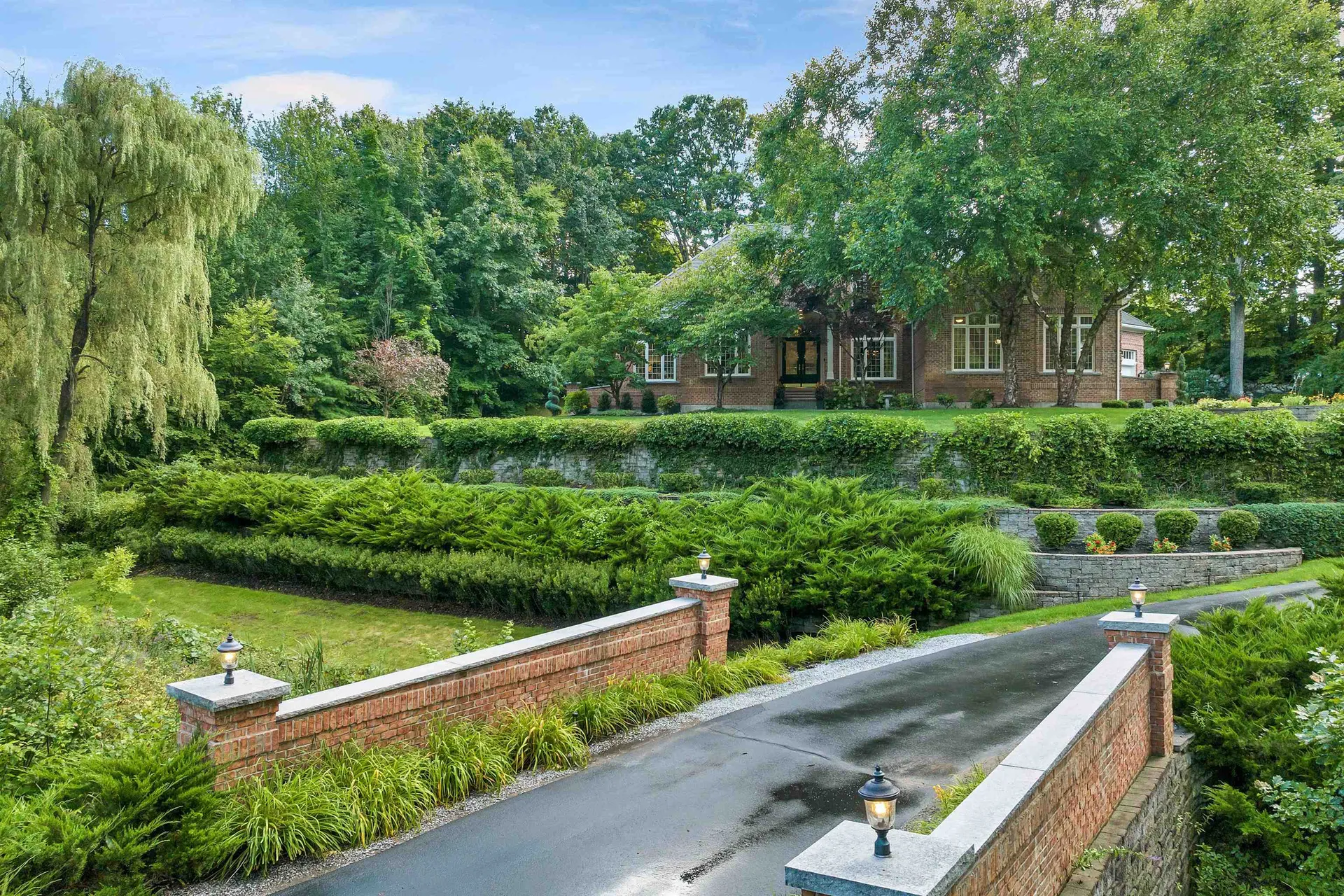 60 Riddle Drive Bedford NH 03110