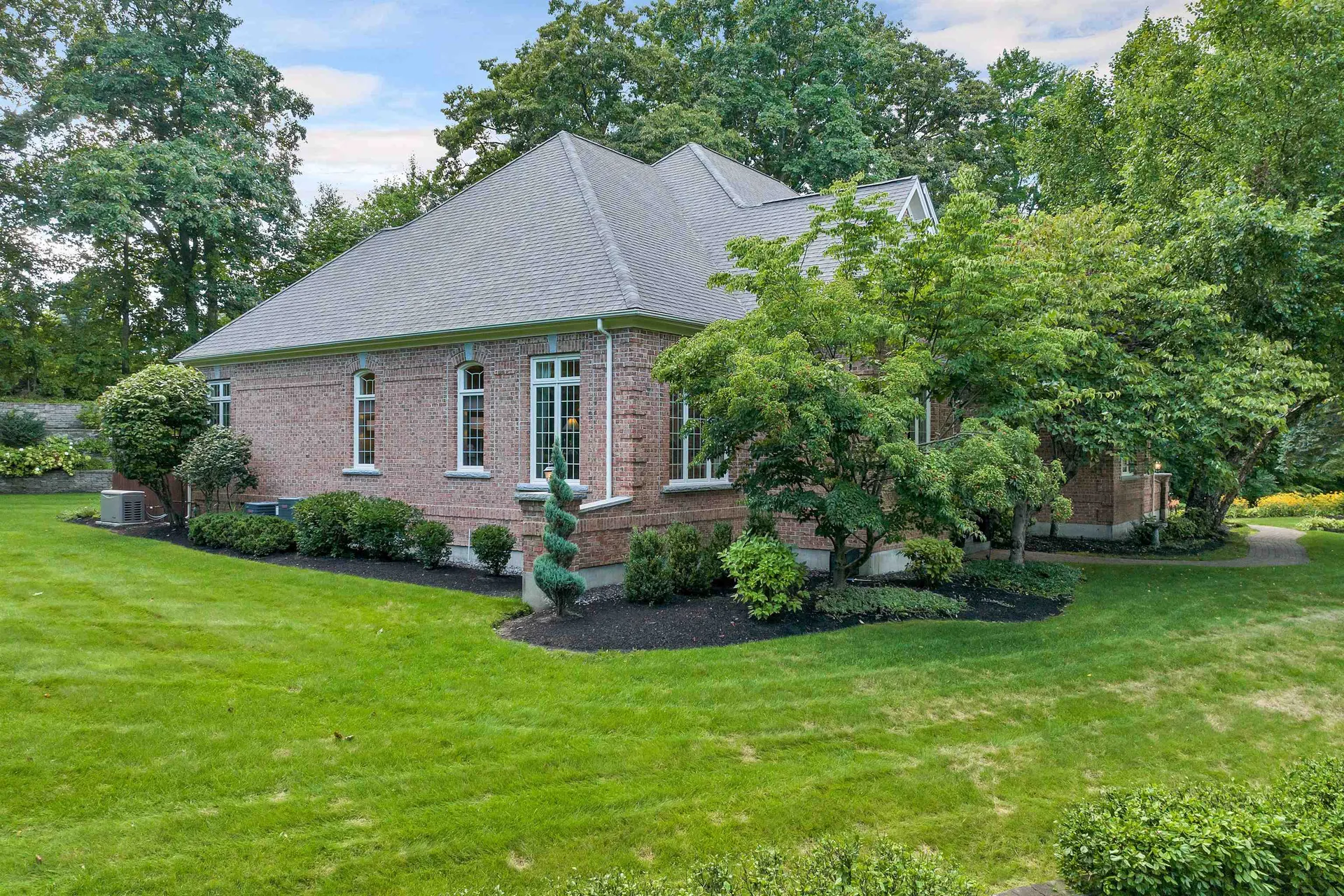 60 Riddle Drive Bedford NH 03110