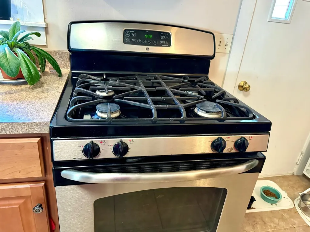 31 Flanders Street Enfield NH 03748