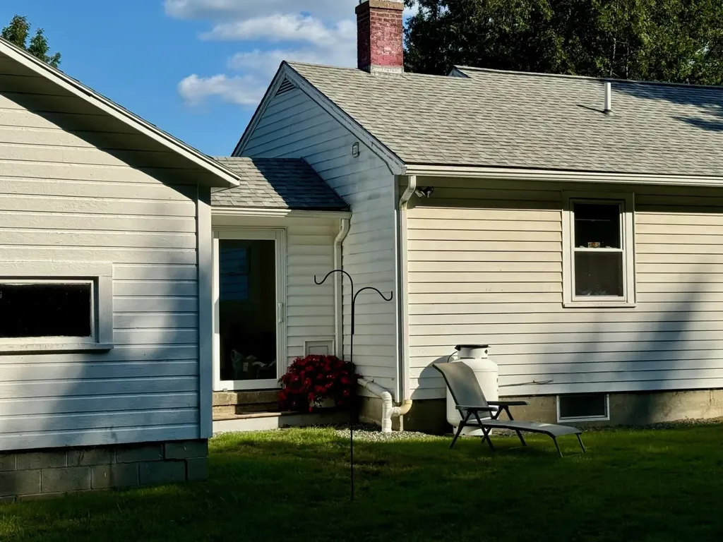 31 Flanders Street Enfield NH 03748