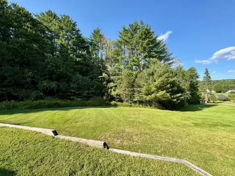 31 Flanders Street Enfield NH 03748