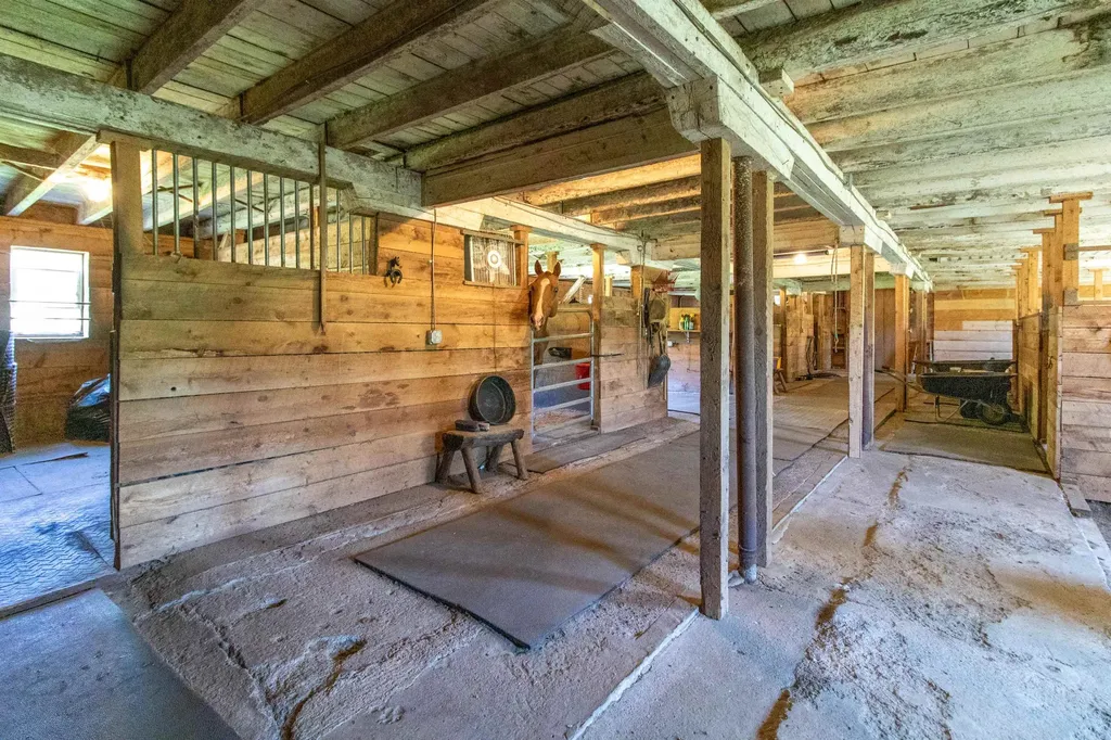 3537 Vt Route 100 Westfield VT 05874-7712