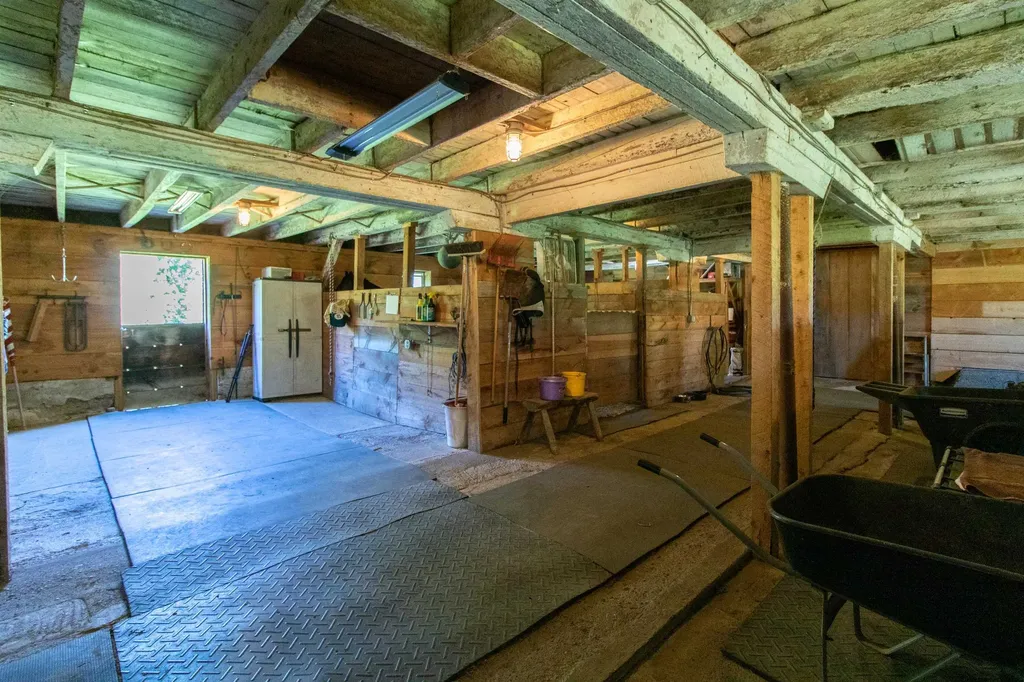 3537 Vt Route 100 Westfield VT 05874-7712