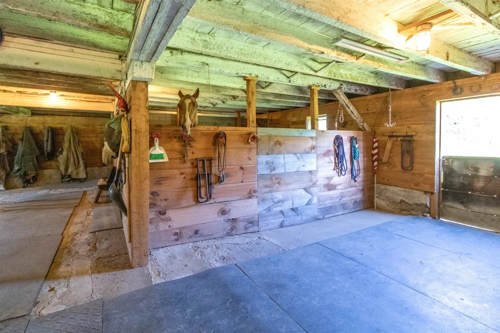 3537 Vt Route 100 Westfield VT 05874-7712