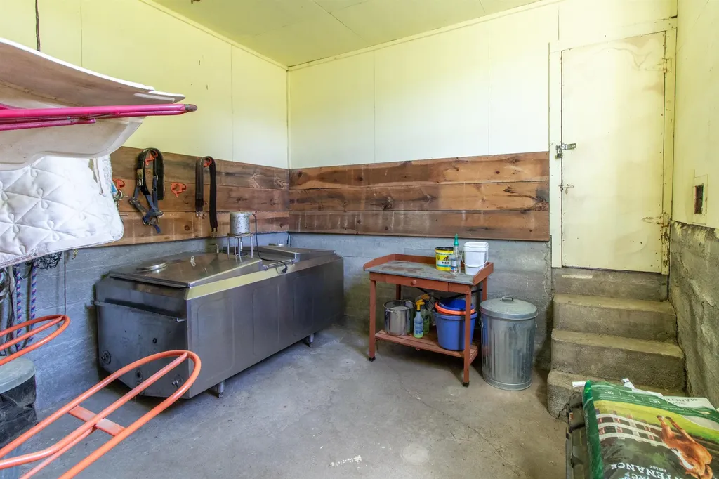 3537 Vt Route 100 Westfield VT 05874-7712