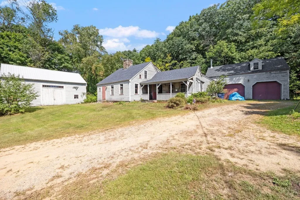 20 Hicks Road Belmont NH 03220