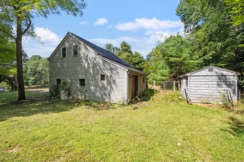 20 Hicks Road Belmont NH 03220