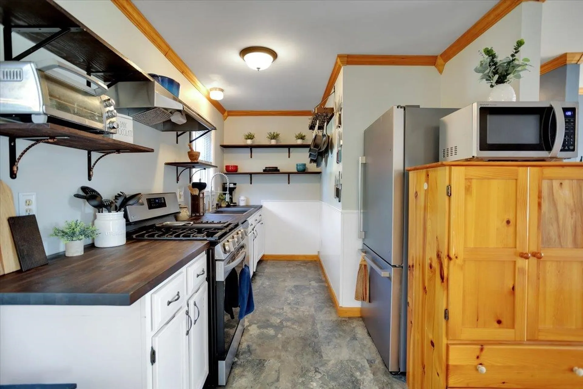 8 Morgan Meadows Way Cambridge VT 05464-5402