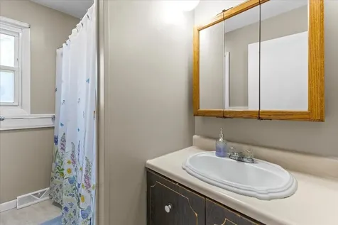 56 Gentes Road Essex VT 05452