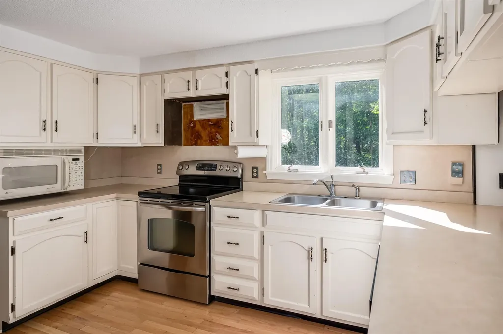8 Gerrish Drive Durham NH 03824