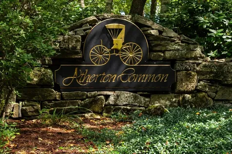 15 Atherton Lane Amherst NH 03031