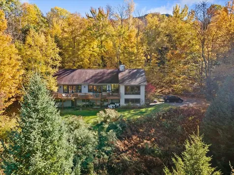 389 Upper Pinnacle Road Stowe VT 05672