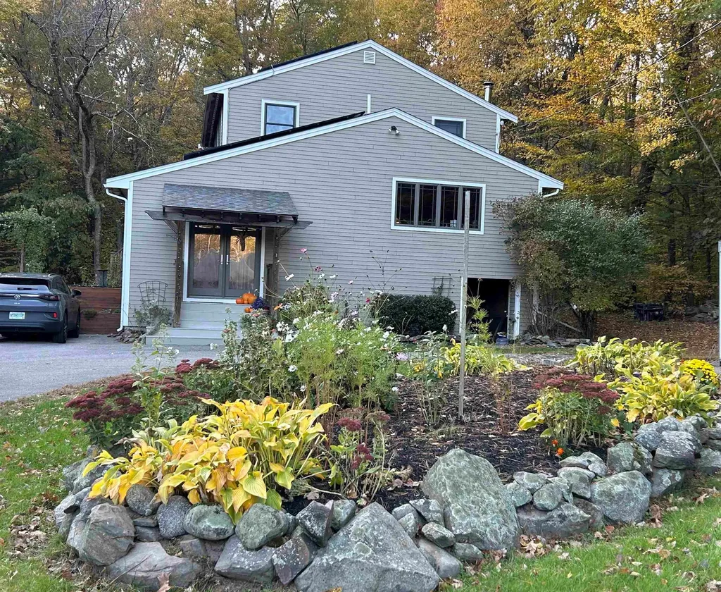 137 Willow Road East Kingston NH 03827