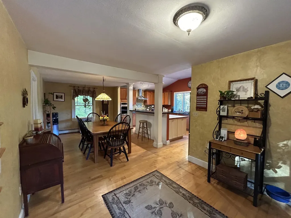 137 Willow Road East Kingston NH 03827