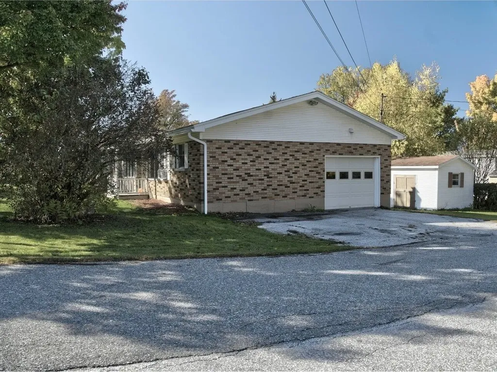 26 Thorpe Avenue Extension St. Albans Town VT 05478