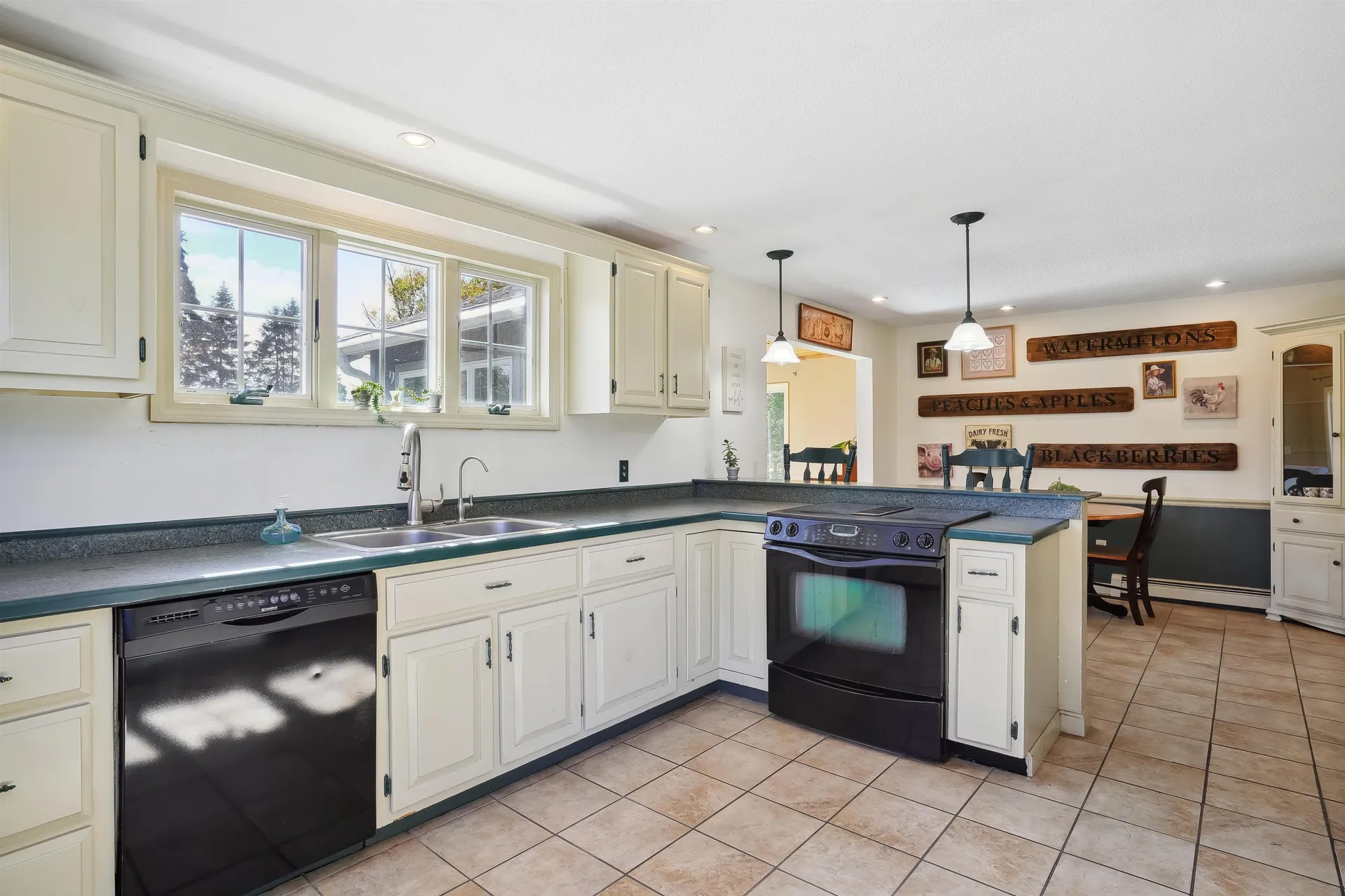 15 River Road Stratham NH 03885