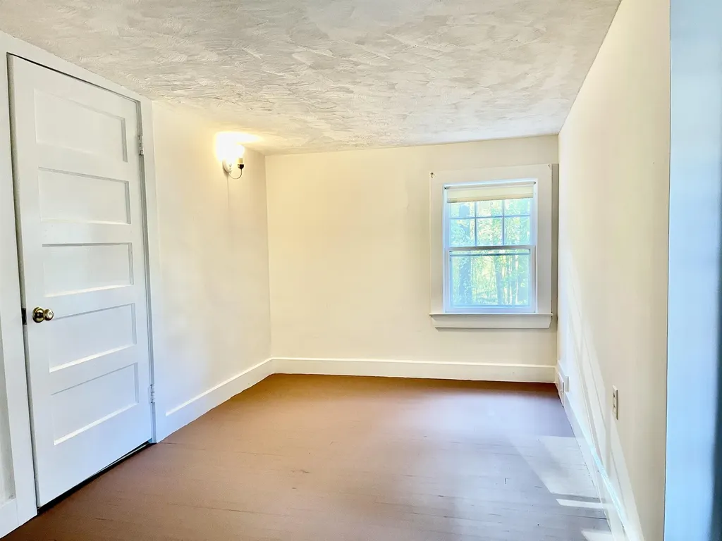 15 Mooney Street Alton NH 03809