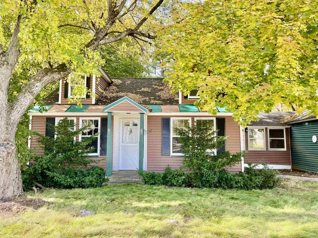 15 Mooney Street Alton NH 03809