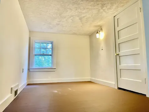 15 Mooney Street Alton NH 03809