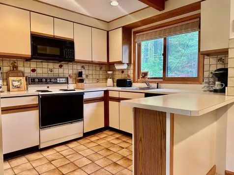 8 Strattonwald Road Winhall VT 05340